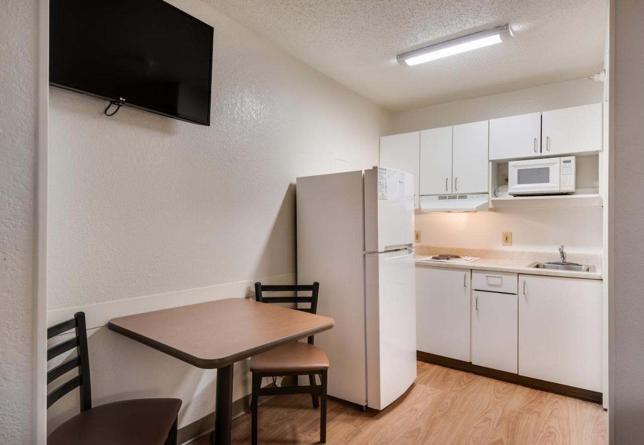 Birch Hill Suites Kansas City - Independence Exteriör bild